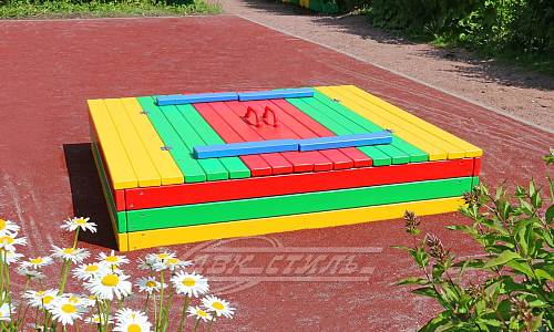 Песочница с крышкой-скамейкой П-21.  �4